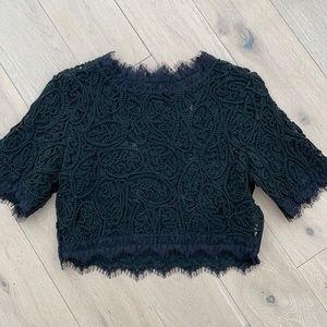 Black crop top size xs